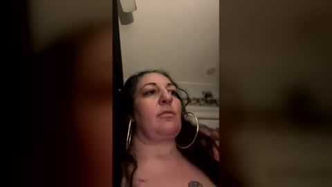 Snapshot of holdmedown88 chatting on 05-21-26, 07:15 holdmedown88 online show from 05-21-26, 07:15