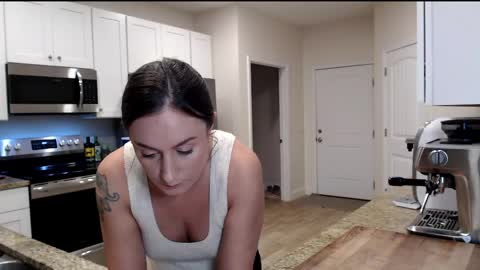 Holi Hurricane online show from 04-17-26, 02:58