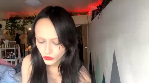 Snapshot of holliedavine chatting on 06-11-26, 04:27 Ava online show from 06-11-26, 04:27
