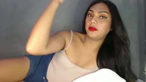 Snapshot of holliescarlet chatting on 03-12-25, 04:08 holliescarlet online show from 03-12-25, 04:08