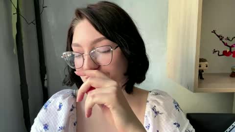 Sofia online show from 04-18-26, 05:11