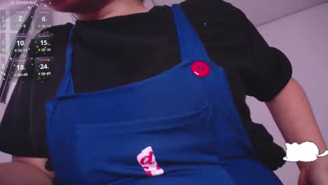 holly_16 online show from 02-04-25, 09:52