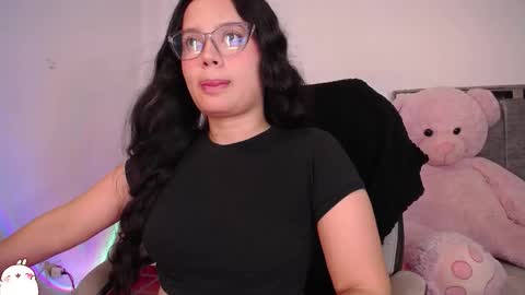 holly_16 online show from 10-06-25, 12:52