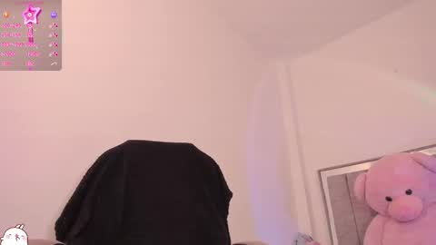 holly_16 online show from 12-18-25, 06:58