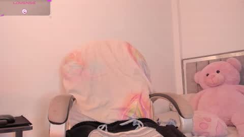 holly_16 online show from 02-26-26, 09:58