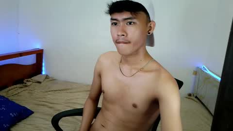 Snapshot of holly_fucker22 chatting on 06-06-26, 04:12 JAY online show from 06-06-26, 04:12
