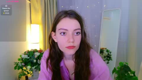 Snapshot of holly_kittenss chatting on 06-17-26, 02:51 Lana online show from 06-17-26, 02:51