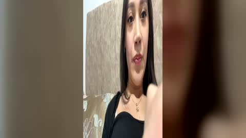 Snapshot of holly_little2 chatting on 06-23-26, 11:36 Sophie online show from 06-23-26, 11:36