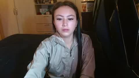 Snapshot of holly_rose69 chatting on 06-25-26, 02:33 Holly online show from 06-25-26, 02:33