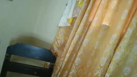 Mika Duhay Velat online show from 01-15-26, 01:10