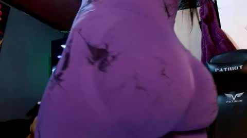 Snapshot of holly_thomsonx69 chatting on 01-01-25, 12:00 holly_thomsonx69 online show from 01-01-25, 12:00