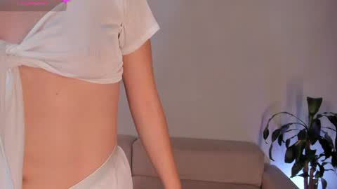 Snapshot of holly_velvett chatting on 07-10-26, 01:21 holly online show from 07-10-26, 01:21