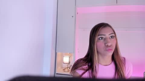 Snapshot of hollyadamss_ chatting on 02-11-26, 11:59 Sofia online show from 02-11-26, 11:59