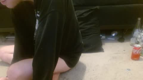 Snapshot of hollyhawkes chatting on 04-18-26, 10:43 Holly Hawkes online show from 04-18-26, 10:43
