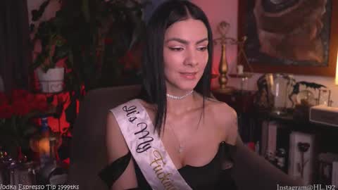 Holly Linder online show from 10-18-25, 01:30