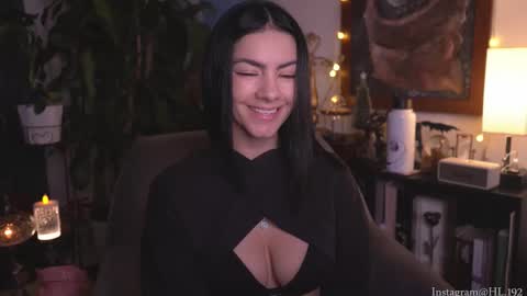 Holly Linder online show from 12-17-25, 02:28