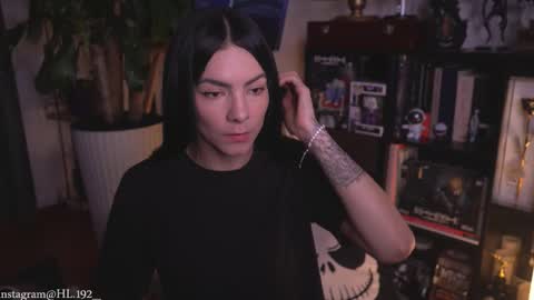 Holly Linder online show from 03-12-26, 02:07