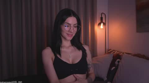 Holly Linder online show from 04-09-26, 05:07