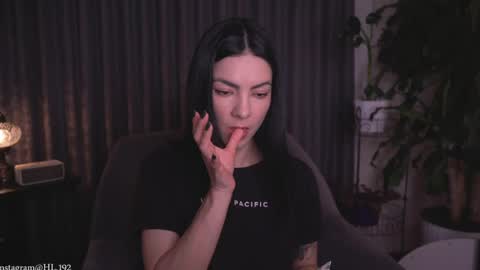 Holly Linder online show from 04-15-26, 01:45