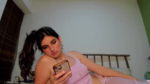 hollyshit_ online show from 12-07-24, 01:14