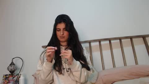 hollyshit_ online show from 01-28-25, 01:18