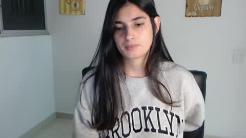 hollyshit_ online show from 02-14-25, 12:09