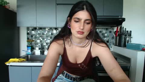 Snapshot of hollyshit_ chatting on 04-18-26, 06:45 hollyshit_ online show from 04-18-26, 06:45