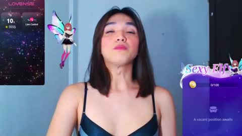 Snapshot of hollywoodbitch chatting on 06-14-26, 10:23 Isabella Marie online show from 06-14-26, 10:23