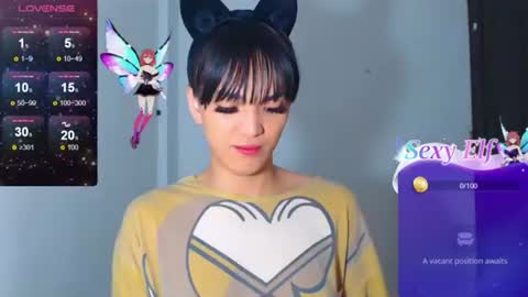 Snapshot of hollywoodbitch chatting on 07-13-26, 01:25 Isabella Marie online show from 07-13-26, 01:25