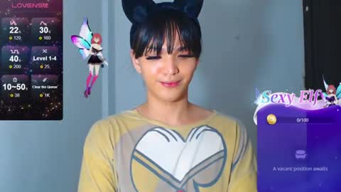 Snapshot of hollywoodbitch chatting on 07-15-26, 06:02 Isabella Marie online show from 07-15-26, 06:02
