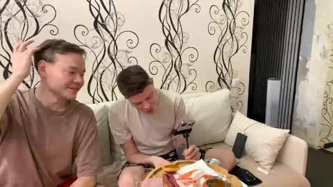 holy_eggs_00 online show from 04-18-26, 11:14