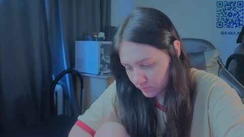 Snapshot of holy_kveta chatting on 06-23-26, 03:15 Kviki online show from 06-23-26, 03:15