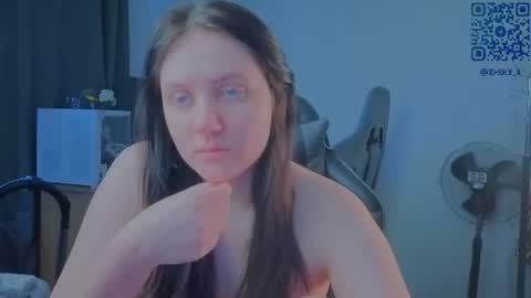 Snapshot of holy_kveta chatting on 07-02-26, 02:22 Kviki online show from 07-02-26, 02:22