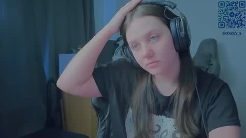 Snapshot of holy_kveta chatting on 07-17-26, 04:08 Kviki online show from 07-17-26, 04:08