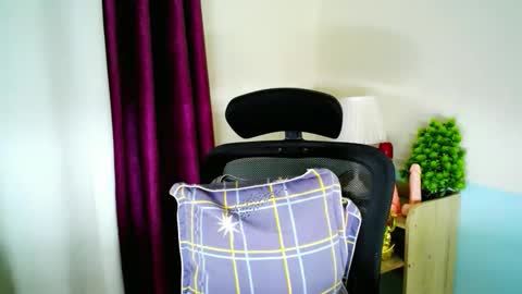 Snapshot of holy_maxine chatting on 02-03-26, 06:11 holy_maxine online show from 02-03-26, 06:11