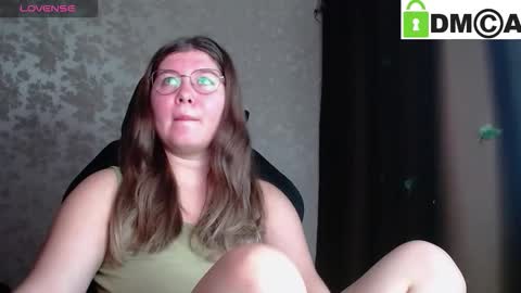 Welcome guys  Pleasure to see you all here  My name is MichaelaTip menu is active Private is open  online show from 10-13-25, 03:39
