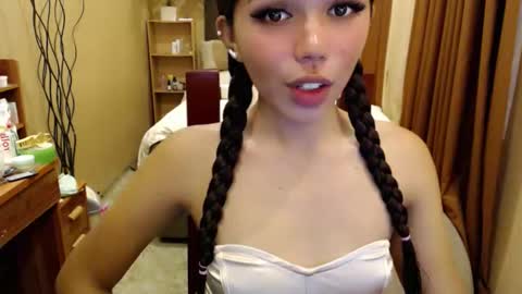 Snapshot of holy_molly1 chatting on 05-20-26, 05:02 holy_molly1 online show from 05-20-26, 05:02
