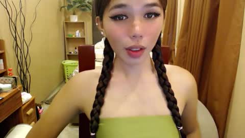 Snapshot of holy_molly1 chatting on 05-22-26, 03:46 holy_molly1 online show from 05-22-26, 03:46
