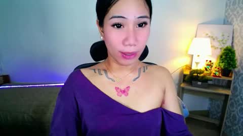 Snapshot of holy_samyx chatting on 10-12-25, 01:37 holy_samyx online show from 10-12-25, 01:37