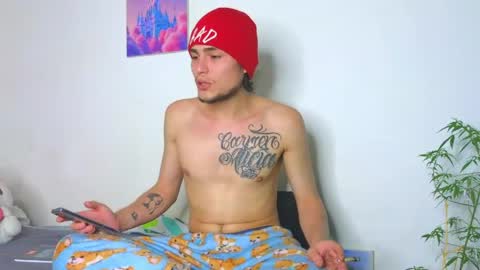      online show from 05-02-26, 03:44