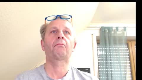 Snapshot of hondowill chatting on 12-06-24, 07:32 Bernd online show from 12-06-24, 07:32