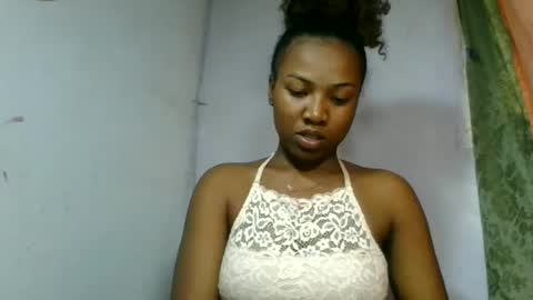 Snapshot of honeria98 chatting on 06-12-26, 11:09 honeria98 online show from 06-12-26, 11:09