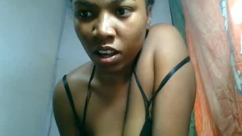 Snapshot of honeria98 chatting on 06-17-26, 07:37 honeria98 online show from 06-17-26, 07:37