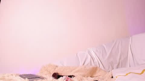 Snapshot of honey__monroe chatting on 07-07-26, 07:23 honey monroe online show from 07-07-26, 07:23