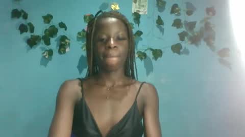 Snapshot of honey_bug2 chatting on 10-24-25, 04:42 Queen online show from 10-24-25, 04:42