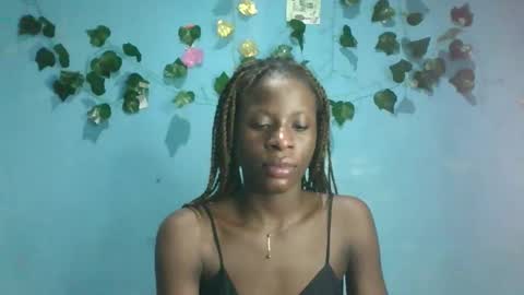 Snapshot of honey_bug2 chatting on 11-03-25, 09:48 Queen online show from 11-03-25, 09:48