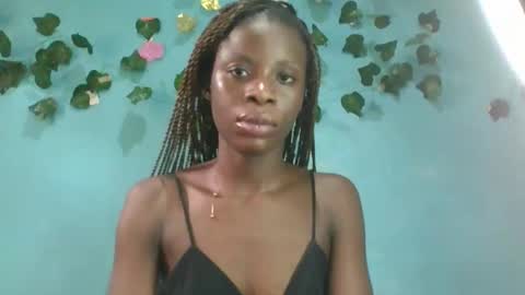 Snapshot of honey_bug2 chatting on 11-04-25, 10:03 Queen online show from 11-04-25, 10:03