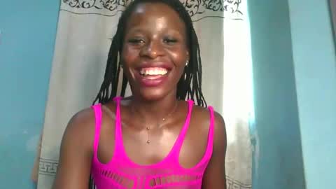 Snapshot of honey_bug2 chatting on 02-03-26, 07:46 Queen online show from 02-03-26, 07:46