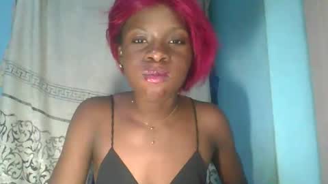 Snapshot of honey_bug2 chatting on 04-02-26, 03:26 Queen online show from 04-02-26, 03:26