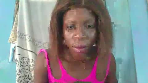 Snapshot of honey_bug2 chatting on 04-04-26, 02:36 Queen online show from 04-04-26, 02:36